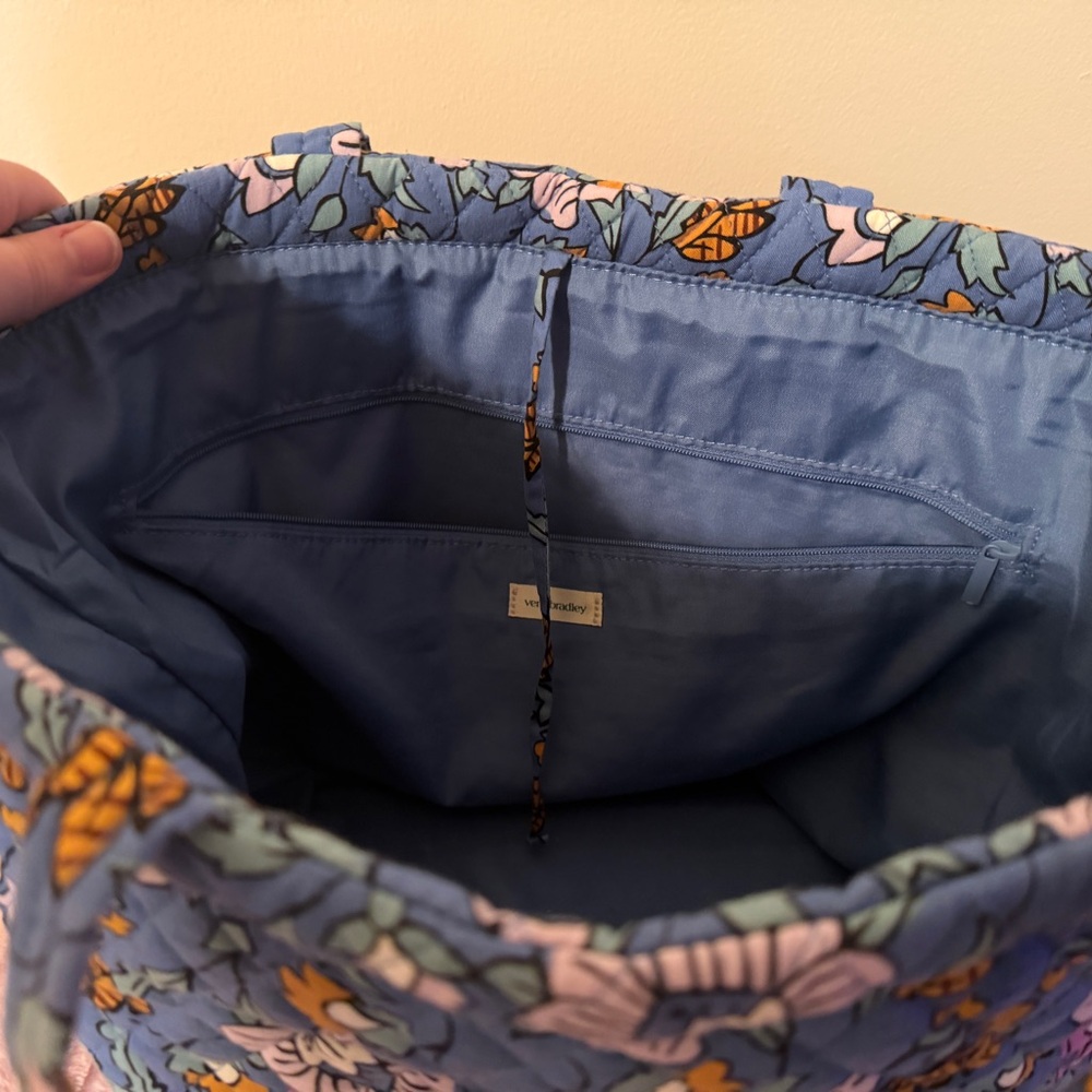 Vera Bradley East West Tote Bag - Picture 2 of 4